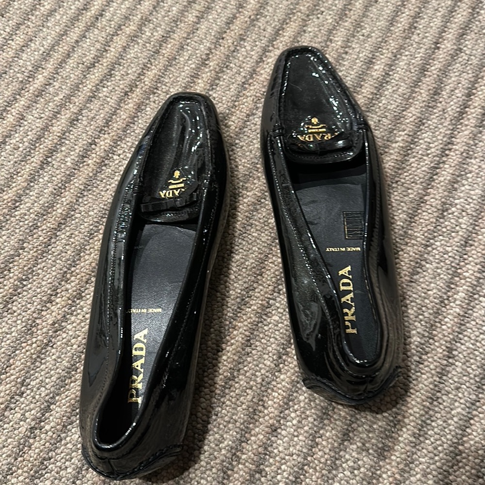 Never worn Prada loafers size 37.5